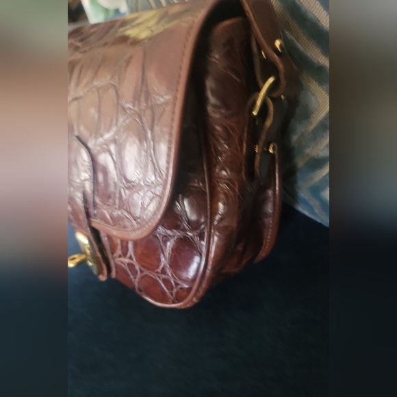 Vintage Dooney & Bourke - classic! - Picture 9 of 11